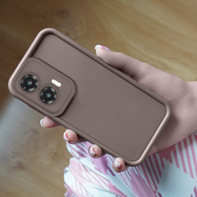 etui-do-motorola-moto-g35-brazowe-wzmacniane-silikonowe-ze-szklem