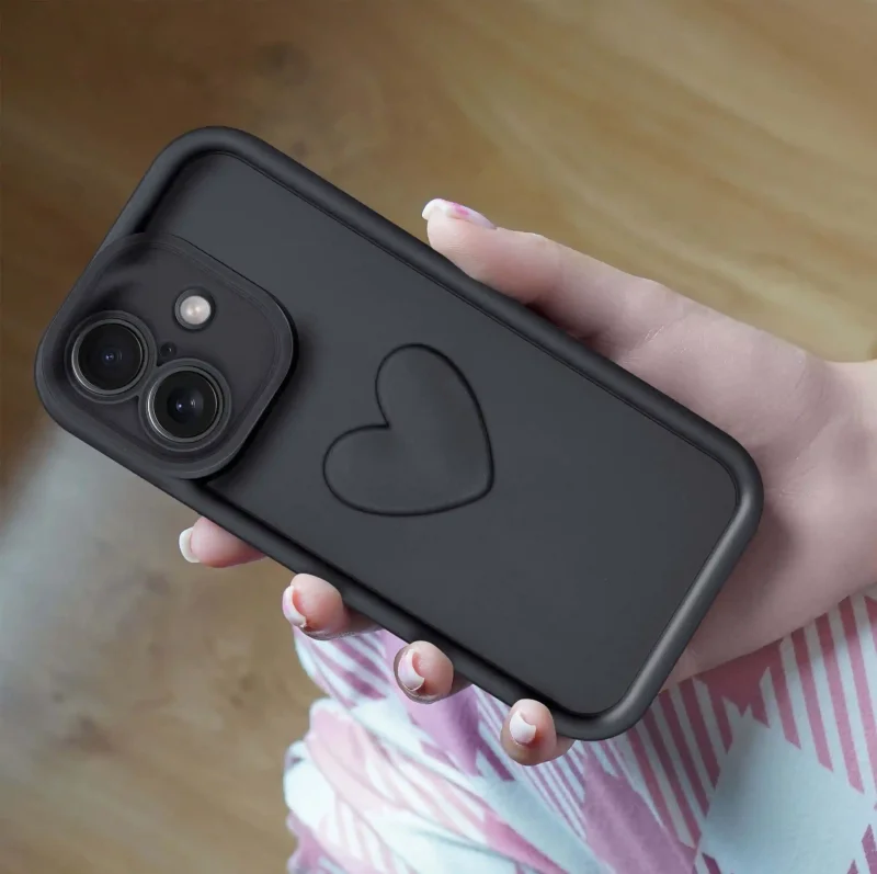 etui-do-iphone-16-silikonowe-serce-czarne-ze-szklem