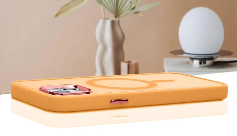 etui-do-iphone-15-magsafe-matowe-pomaranczowe-ze-szklem