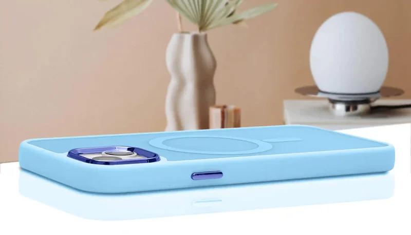 etui-do-iphone-15-magsafe-matowe-niebieskie-ze-szklem