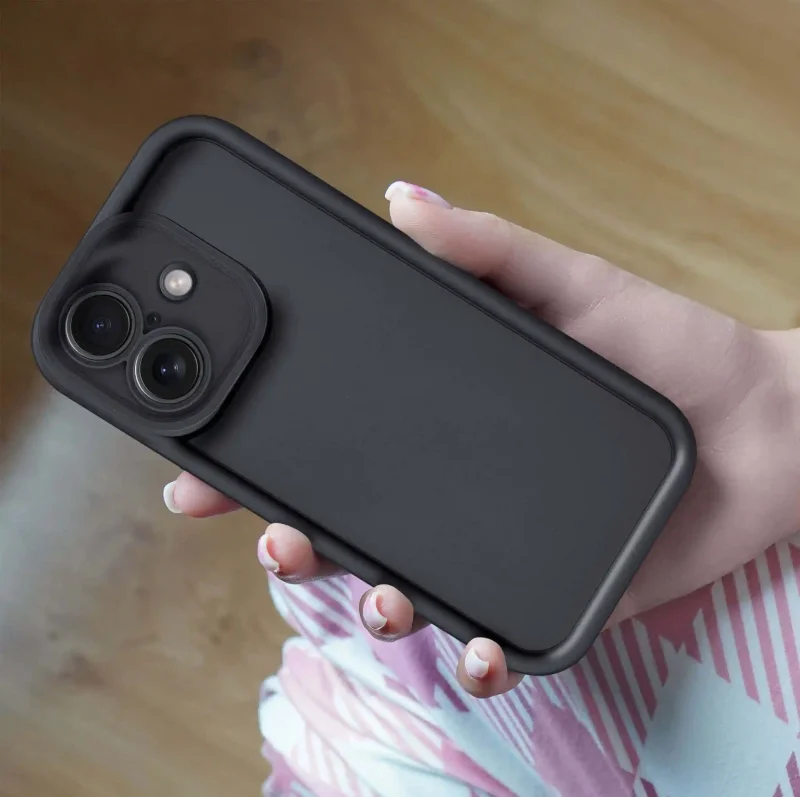 etui-do-iphone-16-plus-czarne-wzmacniane-silikonowe-ze-szklem