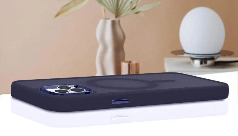 etui-do-iphone-15-pro-magsafe-matowe-granatowe-ze-szklem