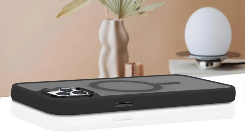 etui-do-iphone-15-pro-max-magsafe-matowe-czarne-ze-szklem