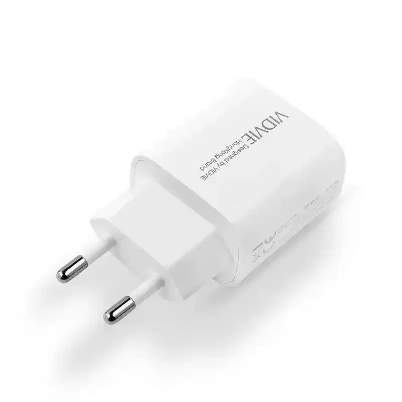 szybka-ladowarka-sieciowa-dwa-porty-usb-a-20w-usb-c
