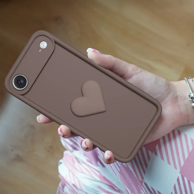 etui-do-iphone-air-silikonowe-serce-brazowe-ze-szklem