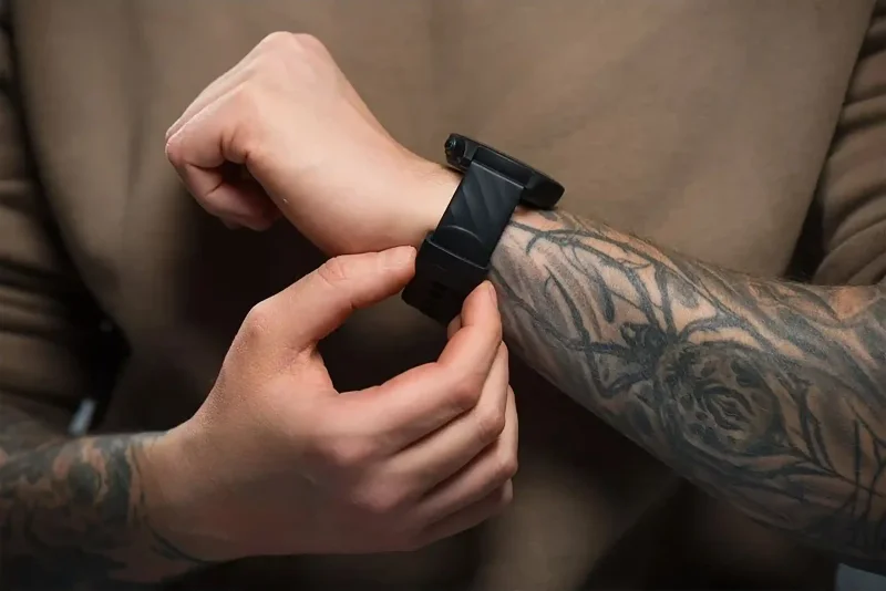 smartwatch-titmo-o-100-wodoodporny-czarny