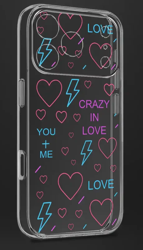Bezbarwny case do iPhone 17 Pro z walentynkowym wzorem – różowe serca, jasnoniebieskie błyskawice oraz tekst „LOVE”, „CRAZY IN LOVE”, „YOU + ME”, wzór rozproszony na całym tyle plecków, zdjęcie na czarnym tle