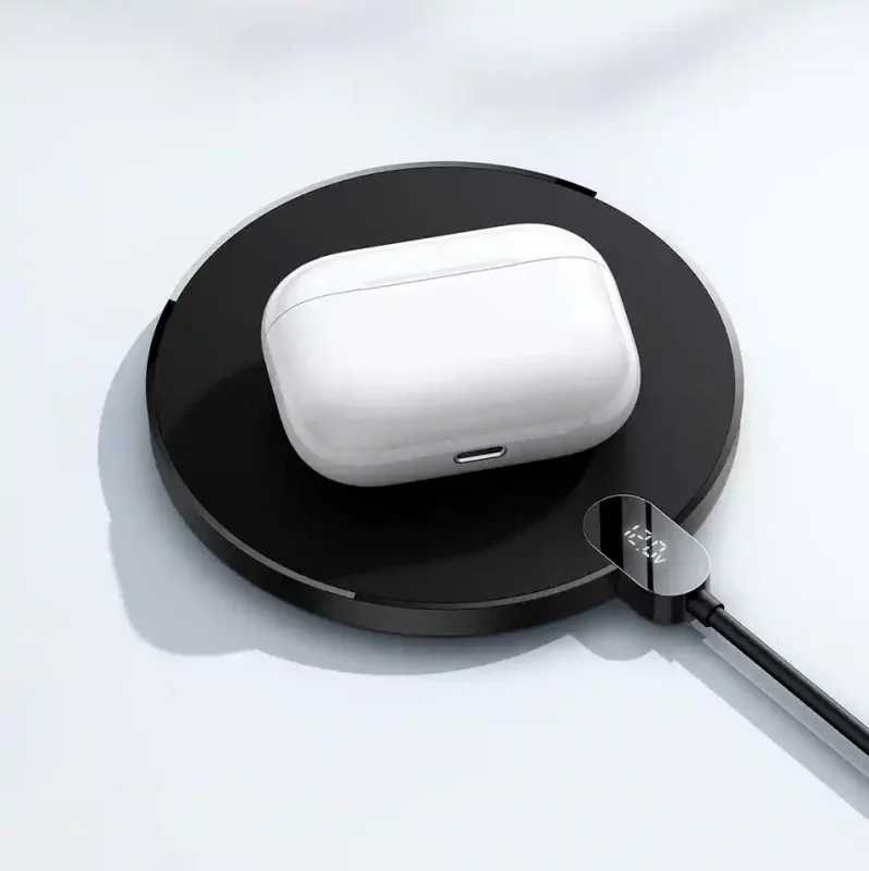 Ładowarka bezprzewodowa Baseus w użyciu – ładowanie słuchawek Bluetooth
