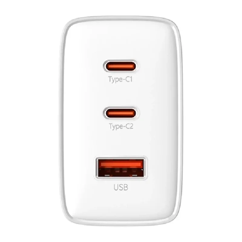Przód białej ładowarki sieciowej Baseus 65W – widoczne dwa porty USB-C oznaczone Type-C1 i Type-C2 oraz jeden port USB-A