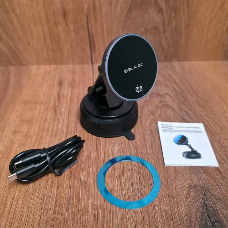 Zestaw - magnetyczny uchwyt na telefon do auta, kabel USB-C, pierścień magnetyczny i instrukcja
