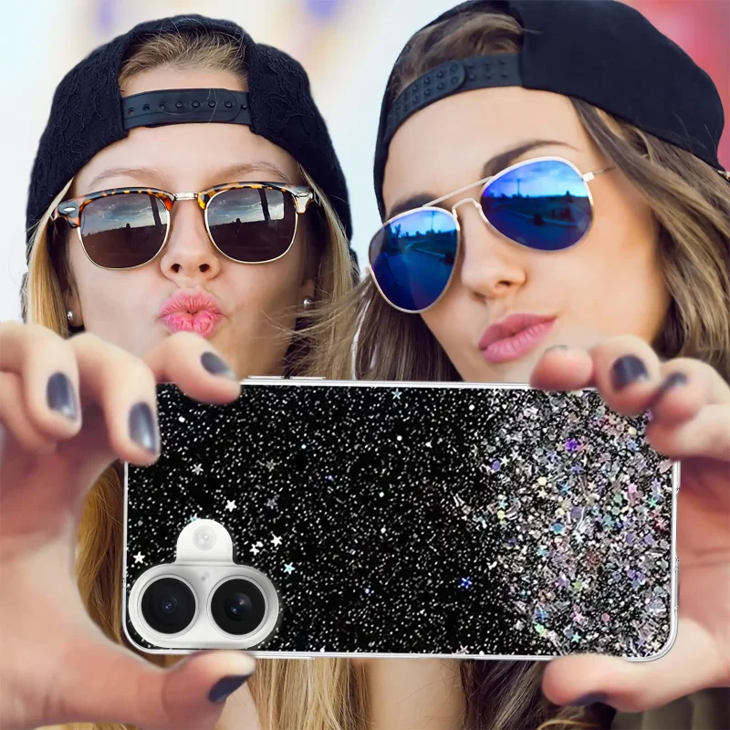 Czarne etui glitter iPhone 16 w dłoni – połyskujący brokat i elegancki design