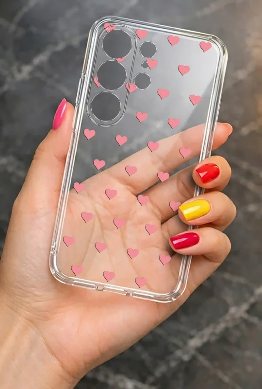 Walentynkowe etui na Samsung Galaxy S26 Ultra w dłoni - przezroczysty case z sercami
