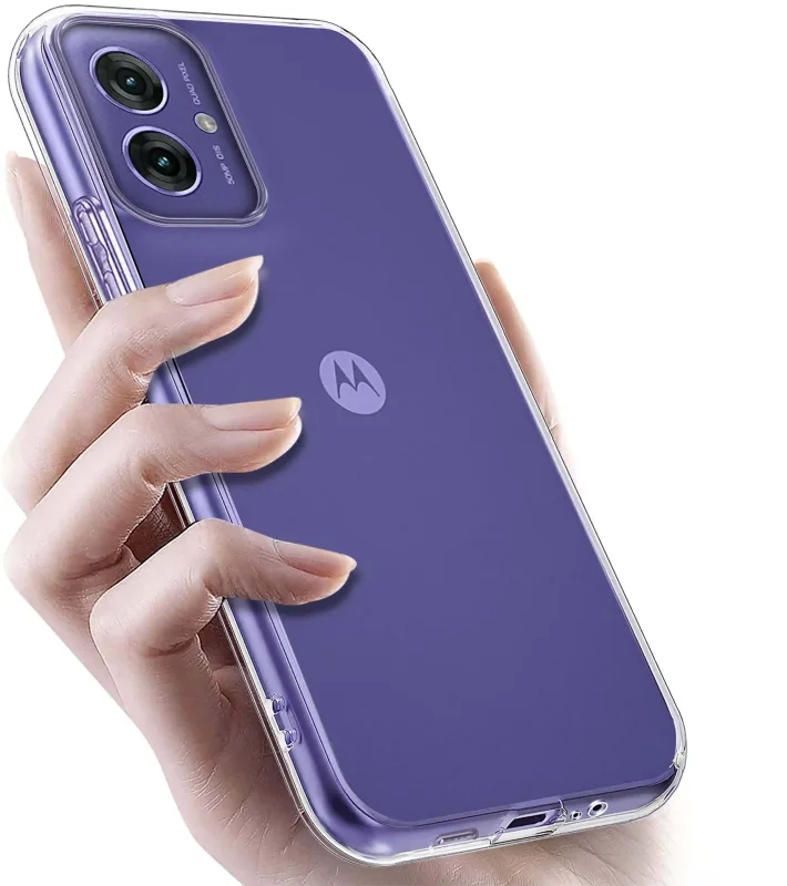Motorola Moto G55 w przezroczystym etui TPU – widok z tyłu, telefon trzymany w dłoni