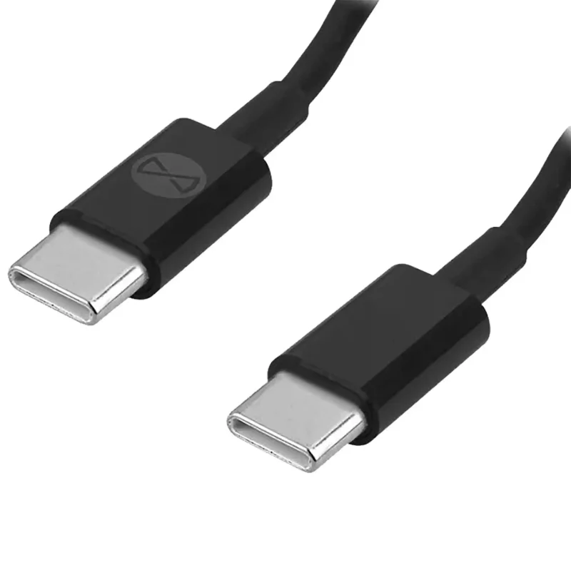 Zbliżenie na złącza USB-C w czarnym kablu Forever 1m 60W do smartfona i laptopa