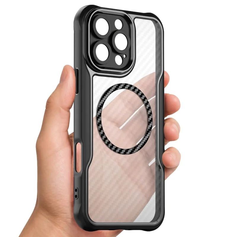 Magnetyczne etui Carbon do iPhone 16 Pro Max z przezroczystymi pleckami - widok etui w dłoni