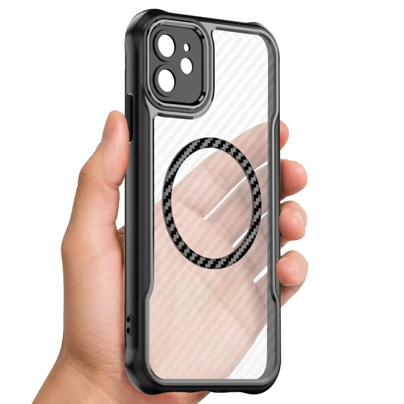 Magnetyczne etui Carbon do iPhone 11 z przezroczystymi pleckami - widok etui w dłoni