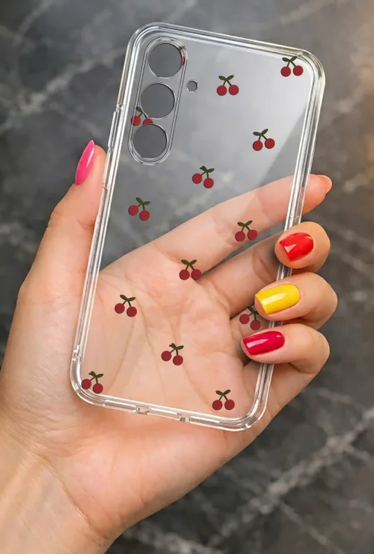 Modne etui do Samsung Galaxy A36 / A37 5G ze stylowym wzorem wisienek, trzymane w dłoni