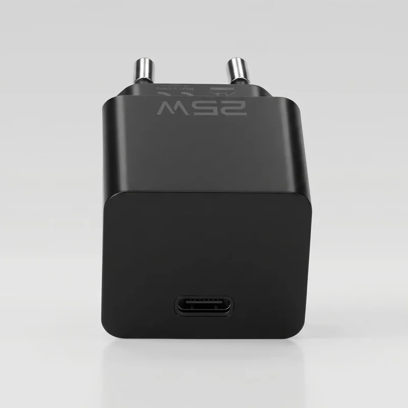 Przedni widok ładowarki Blavec USB-C 25W z pojedynczym portem USB-C