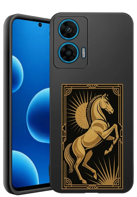 Etui do Motorola Moto G96 5G z eleganckim złotym koniem na czarnym tle – silikonowe matowe etui z motywem konia
