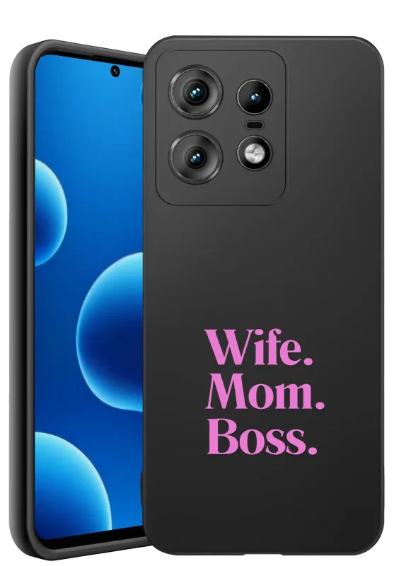 Etui dla Mamy do Motorola Edge 50 Pro z nadrukiem Wife. Mom. Boss.: czarne matowe wykończenie
