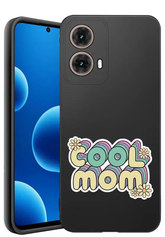 Etui dla Mamy do Motorola Moto G85 5G z napisem Cool Mom: czarne matowe wykończenie