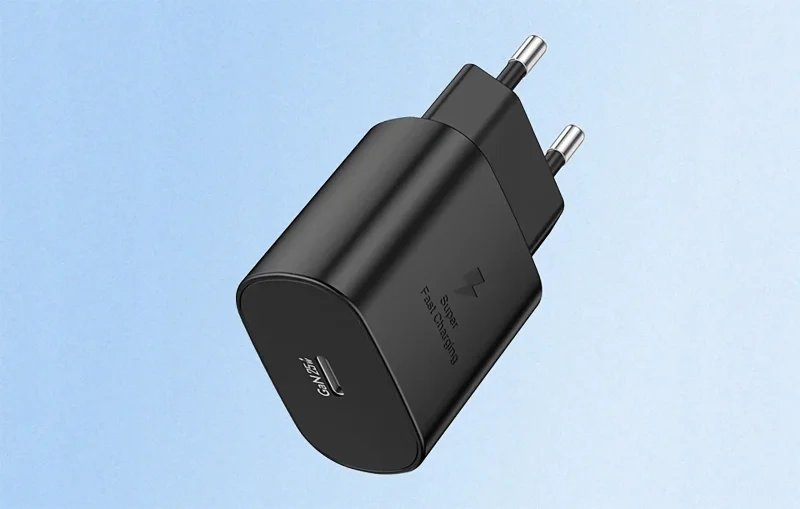 Czarna ładowarka sieciowa Foneng USB-C 25W GaN do szybkiego ładowania urządzeń mobilnych