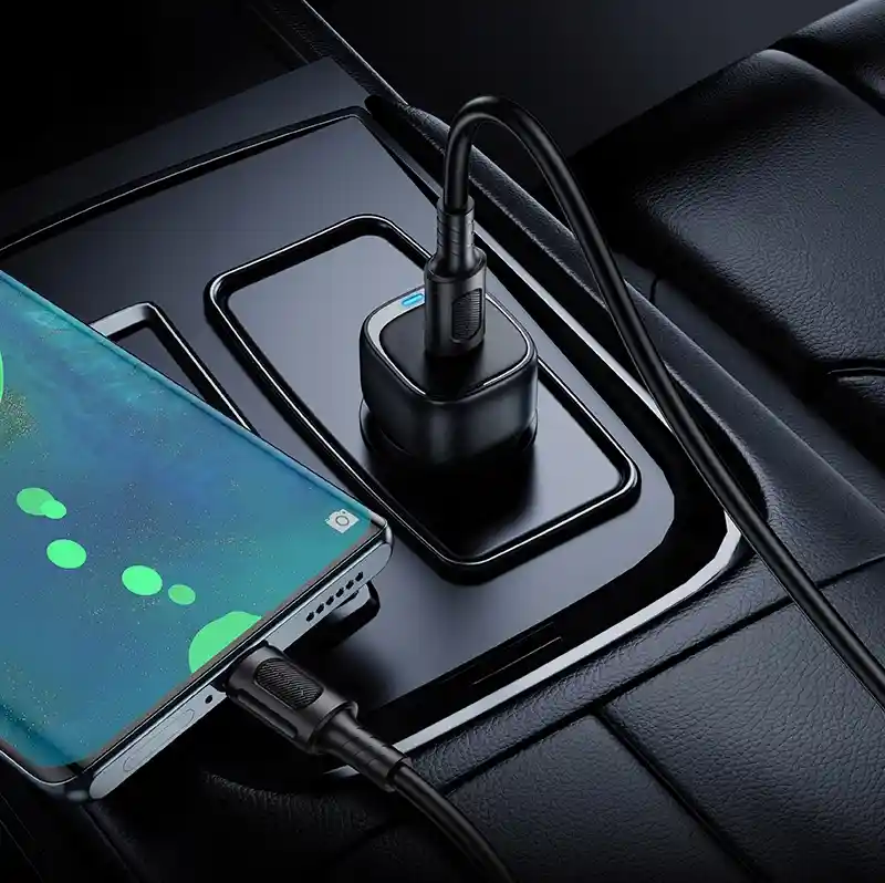 Ładowanie telefonu podczas jazdy z ładowarką samochodową Borofone PD 20W i kablem USB-C