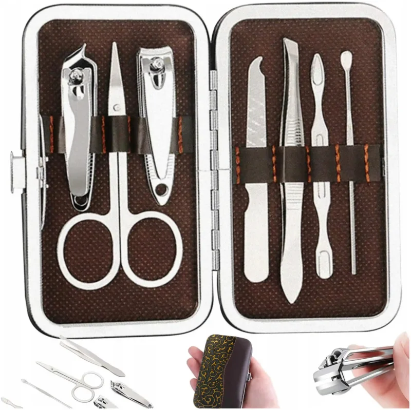 Zestaw manicure i pedicure 6w1 w etui – srebrne narzędzia ze stali nierdzewnej ułożone w brązowym wnętrzu, obejmuje cążki do paznokci, nożyczki, pilnik, pęsetę oraz przybory do skórek