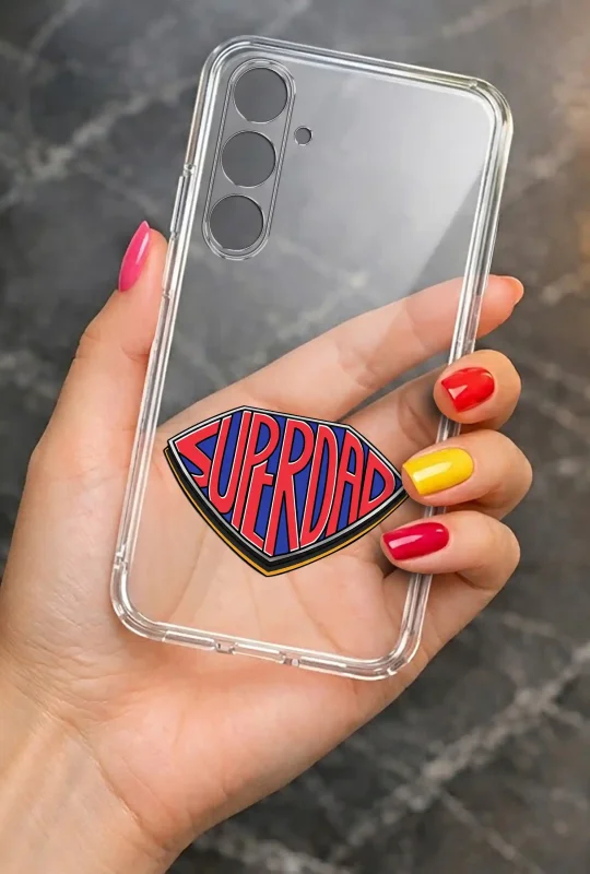 Transparentne etui 2 mm do Samsung Galaxy S23 FE dla Taty z wzorem SUPER DAD: elegancki wygląd smartfona w dłoni