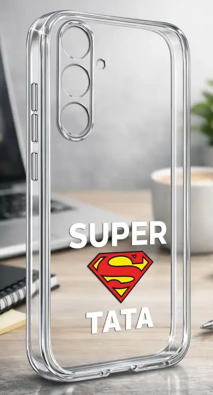 Silikonowe bezbarwne etui do Samsung Galaxy S26 z napisem SUPER TATA, prezentowane na biurku