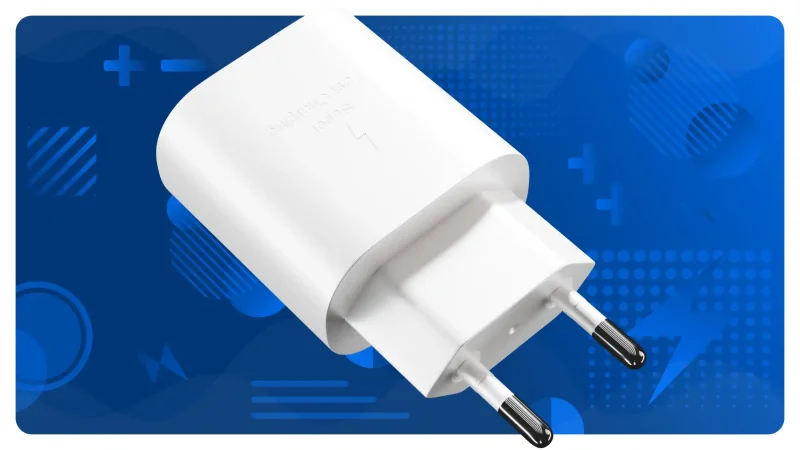 Biała ładowarka sieciowa USB-C 25W przeznaczona do ładowania smartfonów ze złączem USB-C