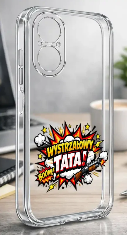 Silikonowe bezbarwne etui do Realme C67 4G z kolorowym napisem Wystrzałowy Tata, prezentowane na biurku