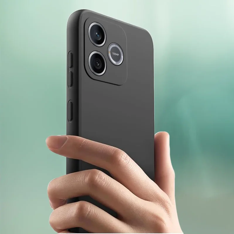 Honor 600 Lite w matowym etui silikonowym: elegancki wygląd smartfona w dłoni
