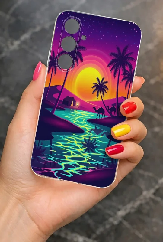 Etui wakacyjne do Samsung Galaxy A05s z kolorowym nadrukiem palmy, zachód słońca i rzeka, prezentowane w dłoni