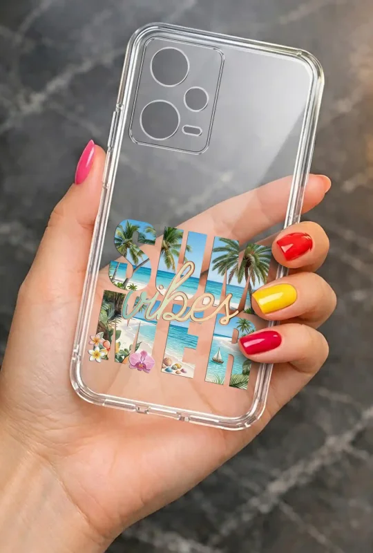 Przezroczyste etui letnie do Xiaomi Redmi Note 12 5G z motywem Summer Vibes, prezentowane w dłoni