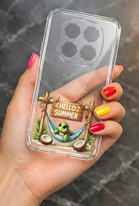 Przezroczyste etui letnie do Xiaomi Redmi Note 15 Pro+ Plus 5G z nadrukiem Hello Summer i żółwia w hamaku, prezentowane w dłoni
