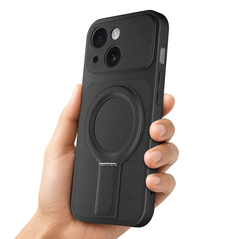 Czarne etui magnetyczne do iPhone 15 prezentowane w dłoni