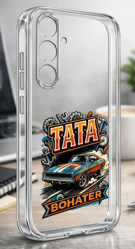Silikonowe bezbarwne etui do Samsung Galaxy S26 z napisem TATA BOHATER, prezentowane na biurku