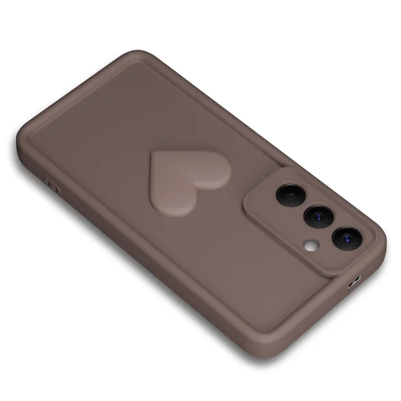 Brązowe etui silikonowe z wytłoczonym sercem do Samsung Galaxy A57 5G z osłoną CAMERA PROTECT