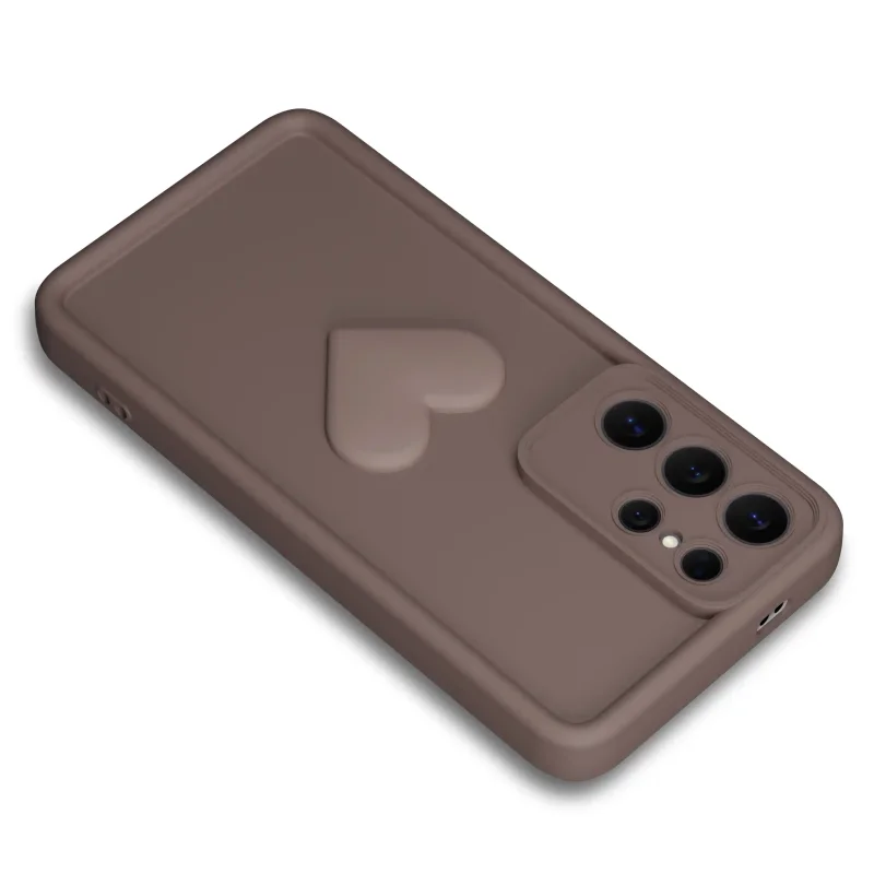 Brązowe etui silikonowe z wytłoczonym sercem do Samsung Galaxy S26 Ultra z osłoną CAMERA PROTECT