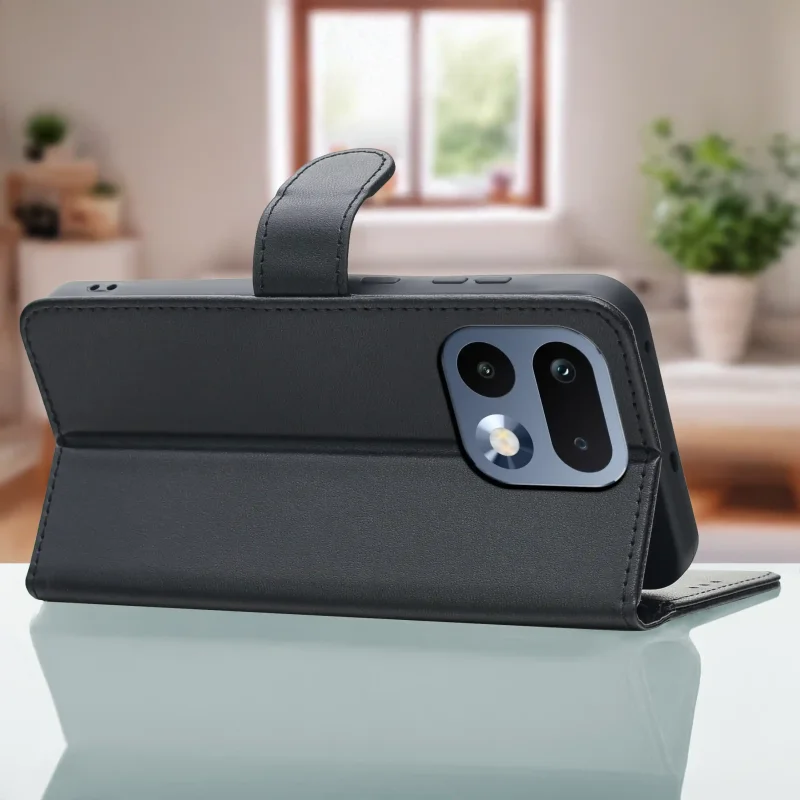 Funkcja stojaka w czarnym etui do Realme 16 Pro 5G umożliwiająca wygodne oglądanie filmów i rozmowy wideo