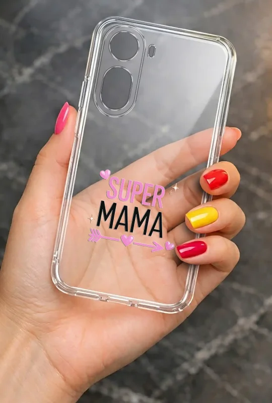 Przezroczyste etui do Xiaomi Redmi A7 Pro z napisem Super Mama i różowymi sercami prezentowane w dłoni