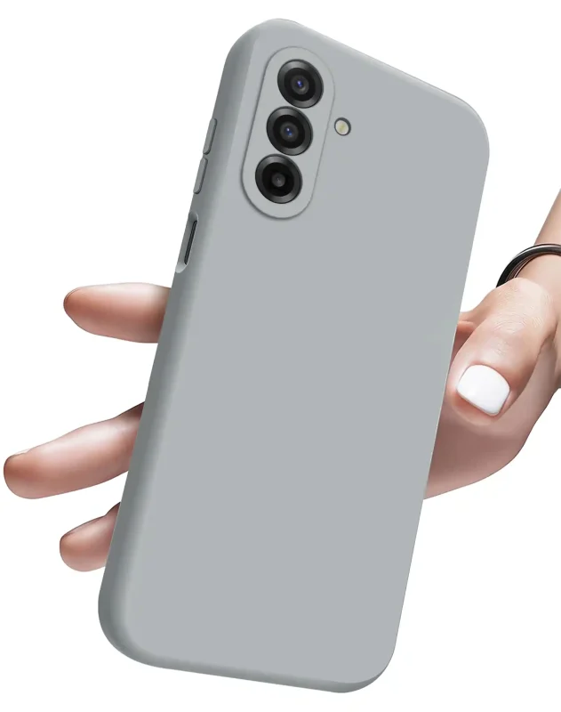 Srebrne etui silikonowe do Samsung Galaxy A27 5G pokazane w dłoni