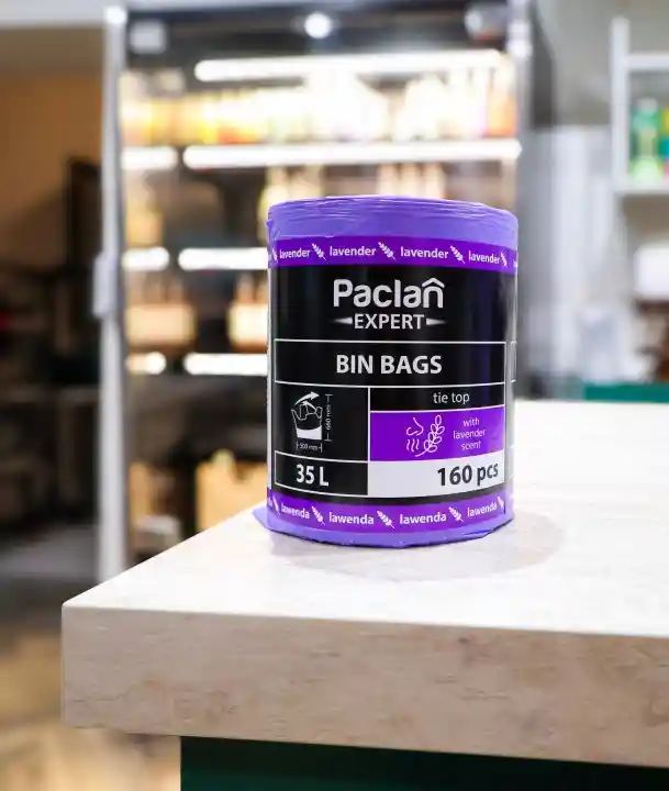 Worki na śmieci Paclan Expert 35 L 160 sztuk z lawendowym zapachem na blacie