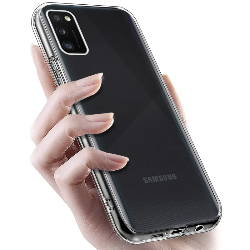 Samsung Galaxy A41 w bezbarwnym etui 2 mm trzymany w dłoni