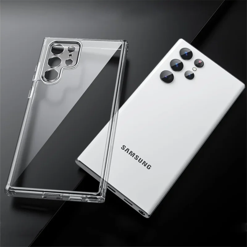 Bezbarwne etui silikonowe do Samsung Galaxy S22 Ultra z wycięciami na aparaty i elastycznymi bokami, pokazane obok smartfona