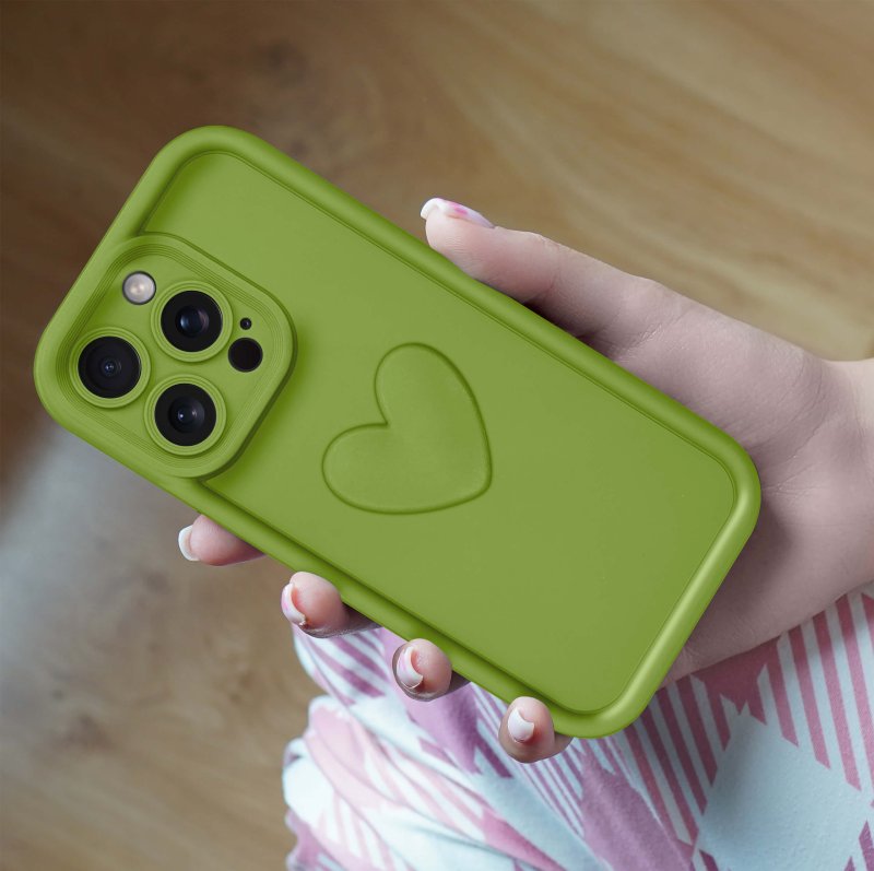 etui-do-iphone-14-pro-silikonowe-serce-limonkowe-ze-szklem