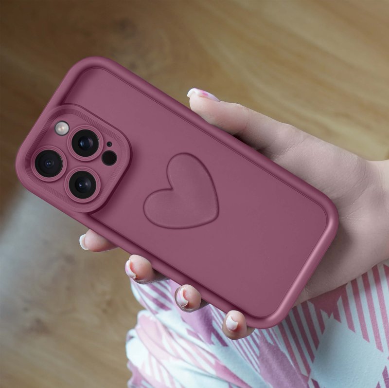 etui-do-iphone-14-pro-silikonowe-serce-burgundowe-ze-szklem