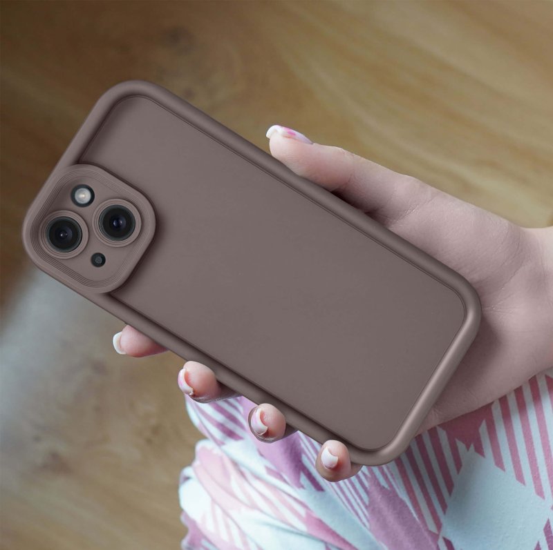 etui-do-iphone-13-14-brazowe-wzmacniane-silikonowe-ze-szklem