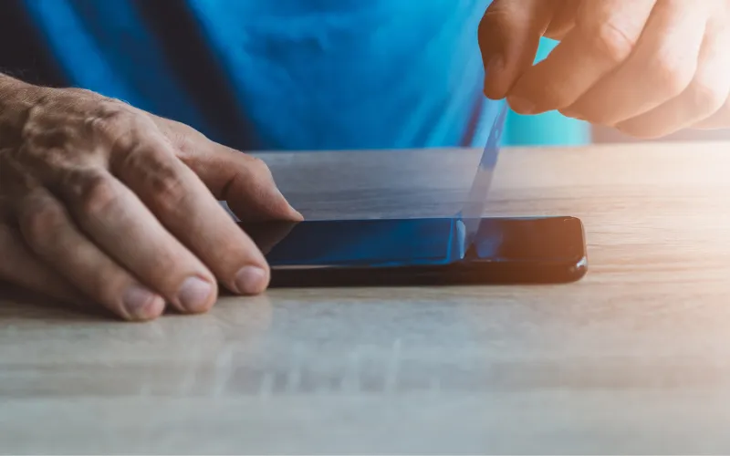 Folia hydrożelowa na telefon - czy chroni przed upadkiem?